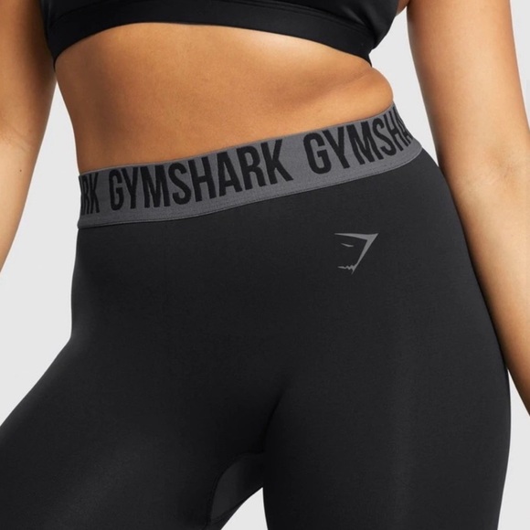 Gymshark Pants - 🦈 Gymshark Dry Charcoal and Black Leggings